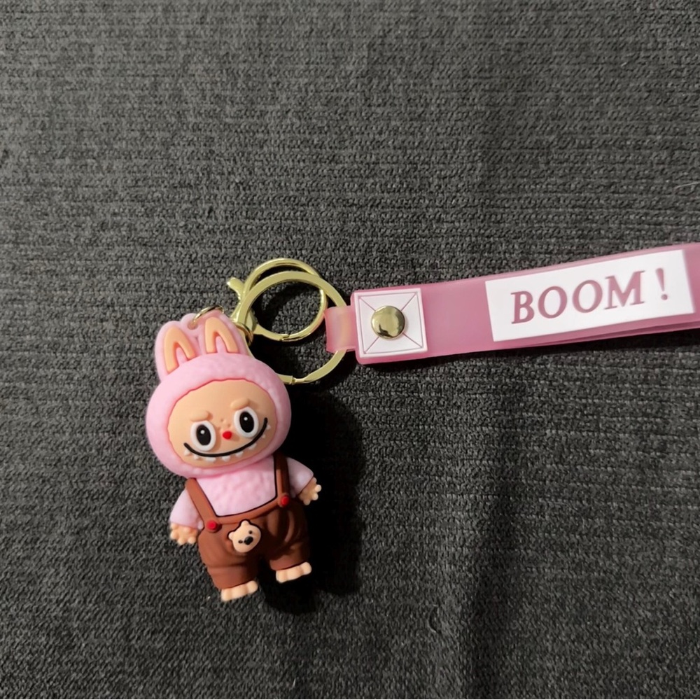 LABUBU KEYCHAINS🤩🤩 - Picture 3 of 4